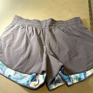 Reversible lululemon size 10 shorts. EUC